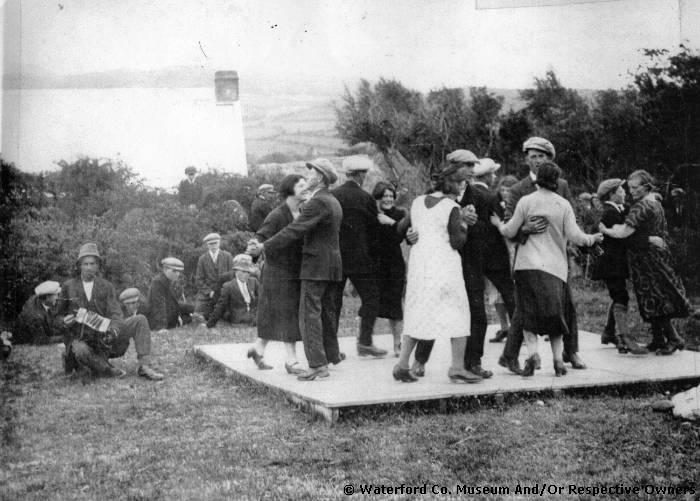 Dance At Kilclooney Bridge 