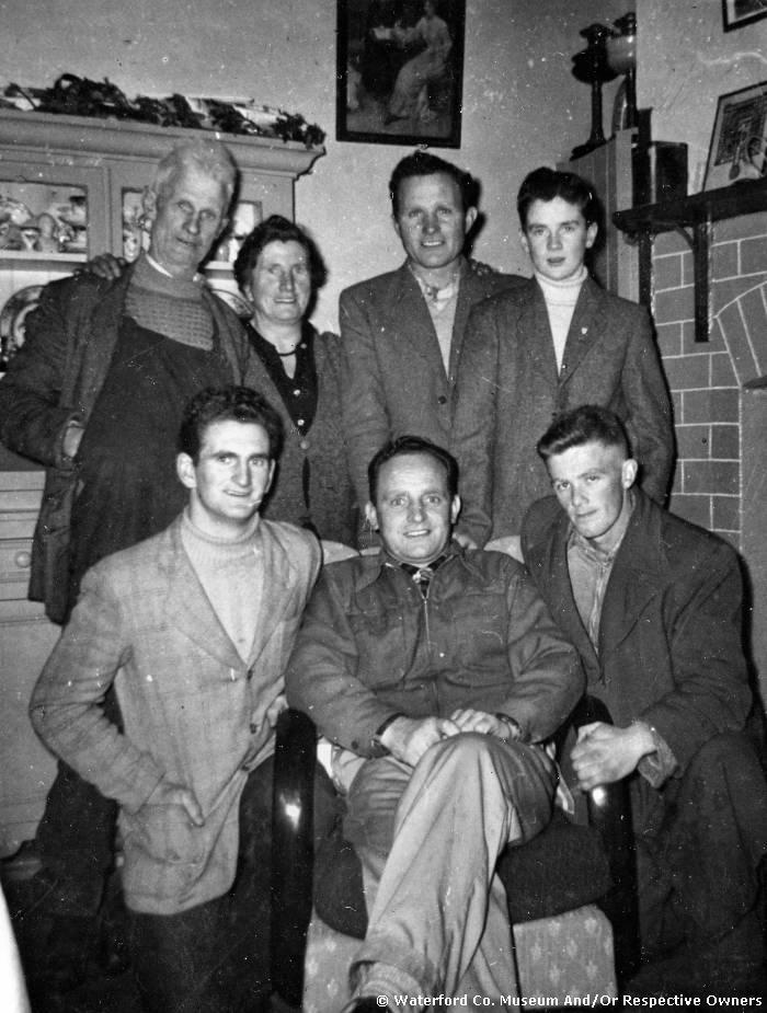 Group At Regan's House, Ring