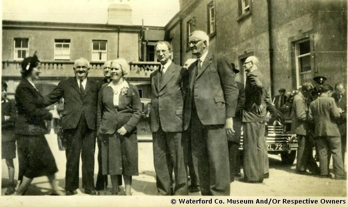 President DeValera At The Irish College, Ring 