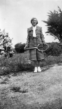 Máire Uí Miadacáin With Tennis Racket