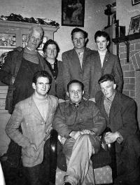 Group At Regan&rsquo;s House, Ring