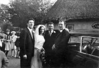 Bobby Clancy&rsquo;s Wedding, Ring