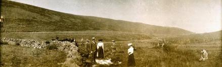 Chearnley Family Hunting In The Comeragh Mountains